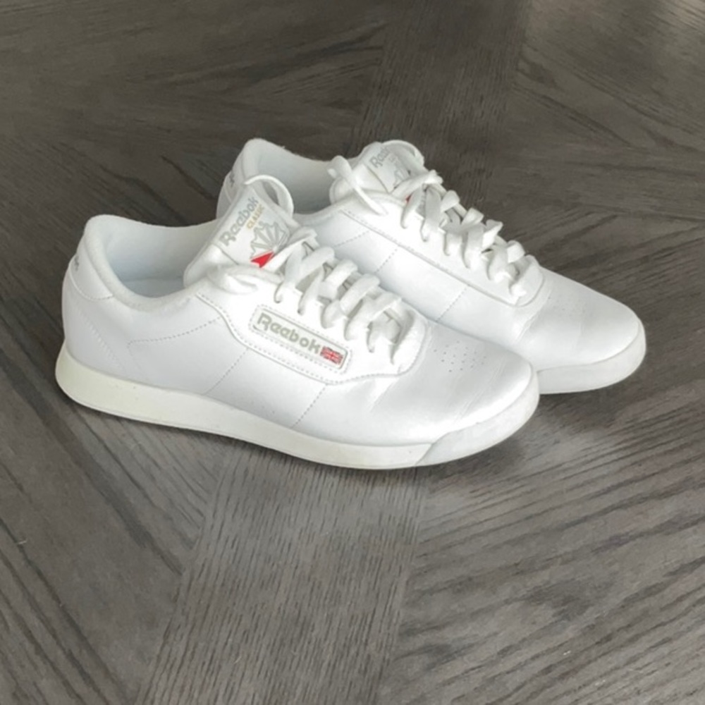 Redbox Princess classic tennis shoe